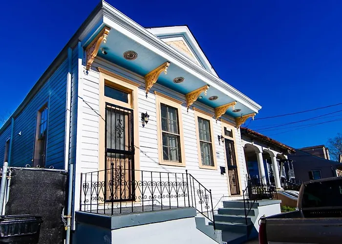 Charming St. Ann Studio